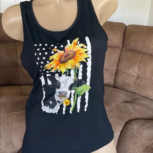 Cow Graphic Tank Top – Fun & Playful Style! - Picture 1 of 1